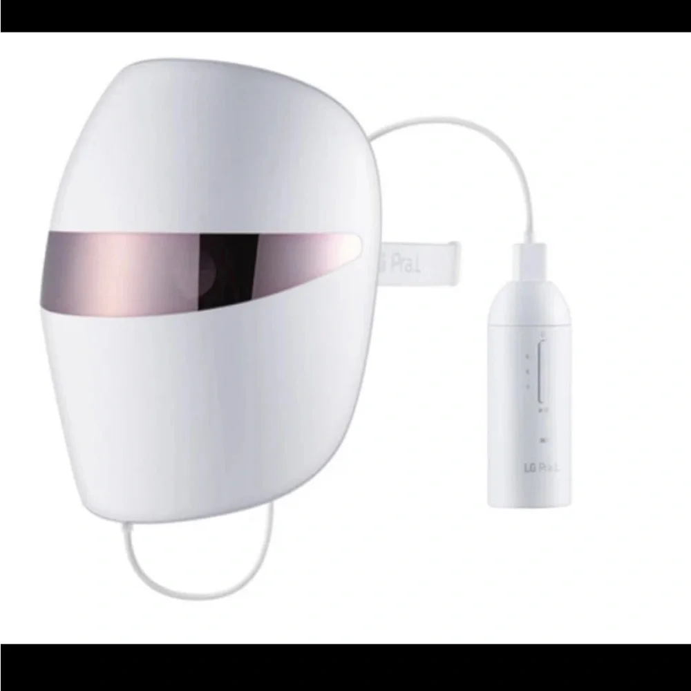 LG Pra.L VR Headset in White and Pink